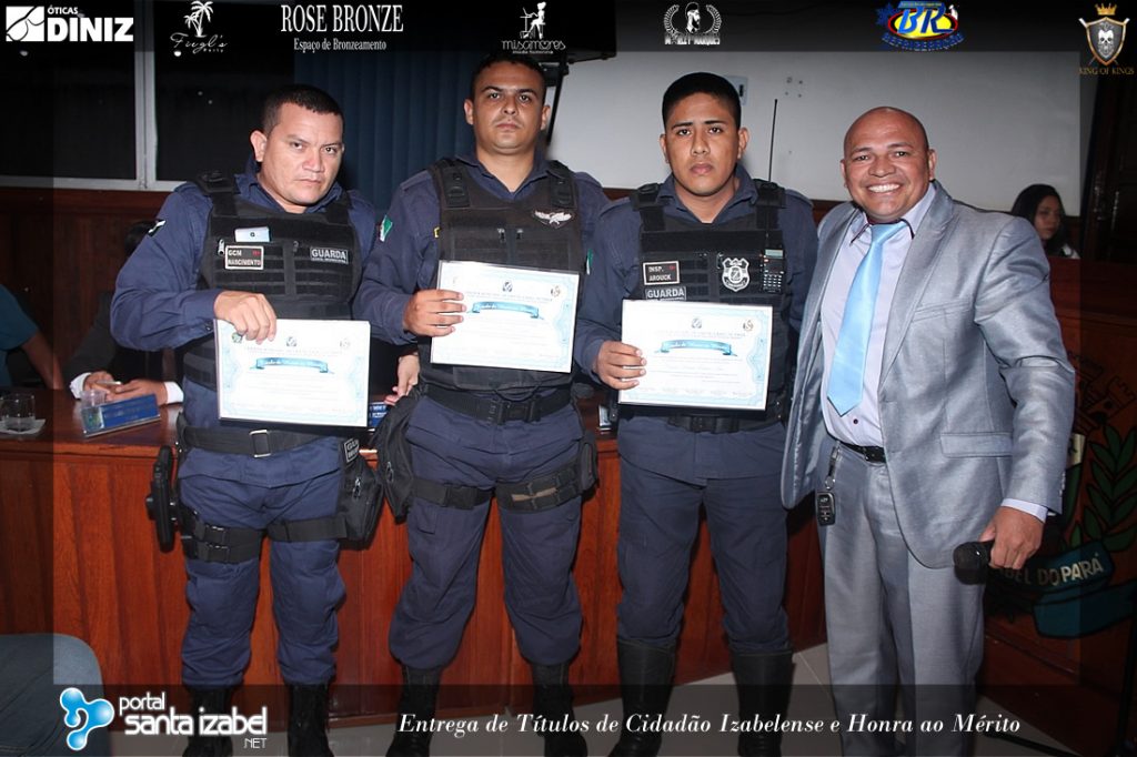 Câmara outorga títulos honoríficos a personalidades