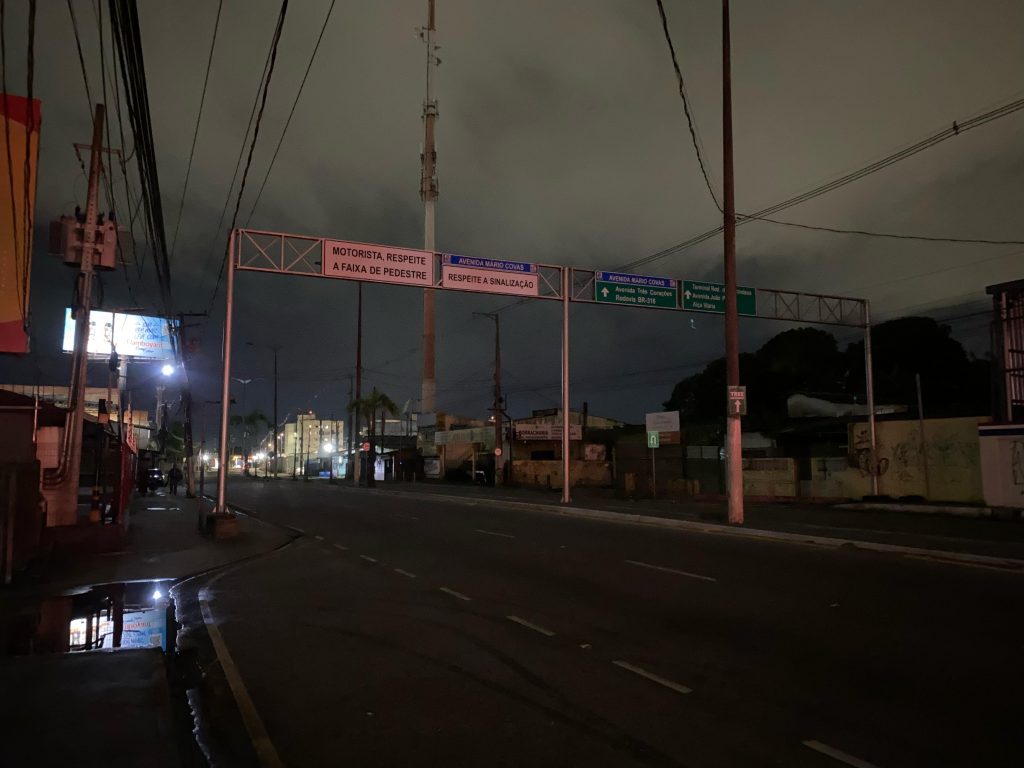 Trecho da avenida Mário Covas, em Ananindeua, está há meses sem iluminação pública